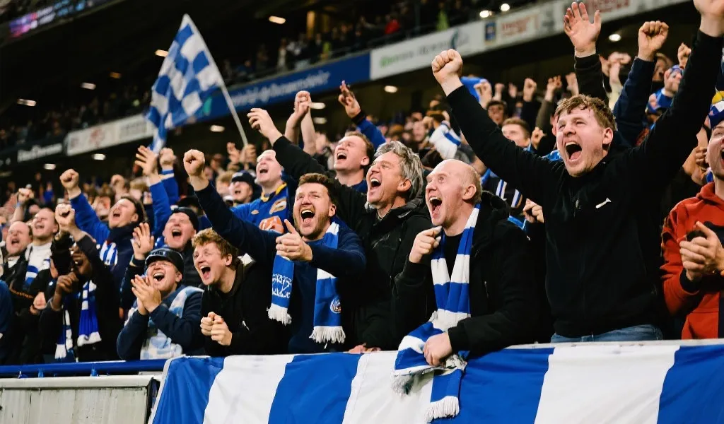 冷门球队球迷激情庆祝